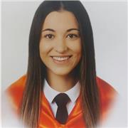 Doy clases particulares de matemáticas individuales y personalizadas, a niños de primaria y secundaria. Graduada en ADE